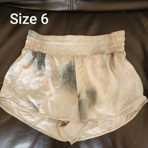 Lululemon Hotty Hot Shorts Size 6